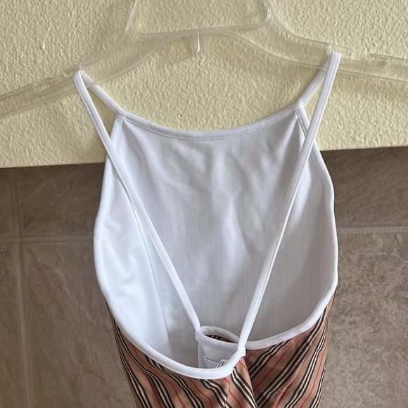 Burberry girls swimsuit - Picture 7 of 7